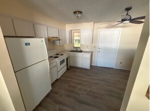 15696 Bolesta Rd in Clearwater, FL - Building Photo - Building Photo