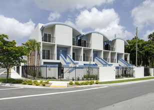 Parkview Gardens in Miami, FL - Building Photo - Building Photo