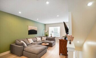 2125 Coretta Way in Indianapolis, IN - Building Photo