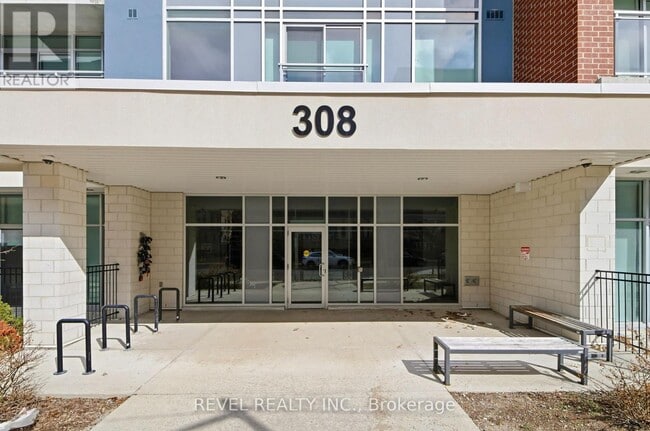 308 Lester St in Waterloo, ON - Building Photo - Building Photo