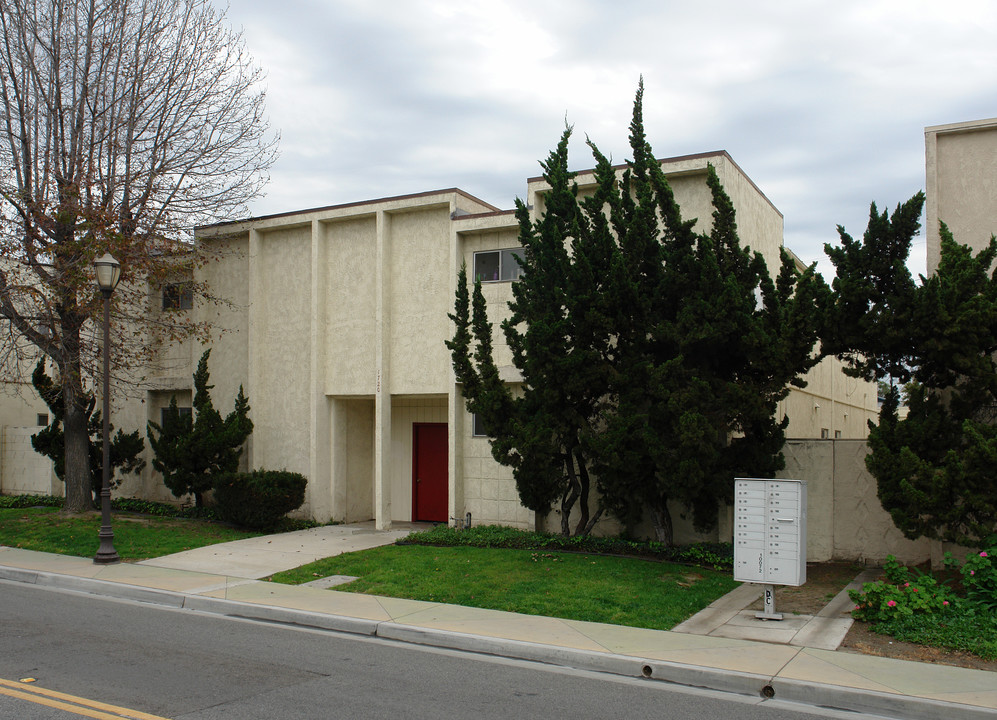 1720 Ventura Blvd in Camarillo, CA - Building Photo