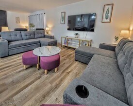 3113 Black Forest Dr in Las Vegas, NV - Building Photo - Building Photo