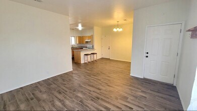 3004 Tomas Ct NW in Los Ranchos de Albuquerque, NM - Building Photo - Building Photo