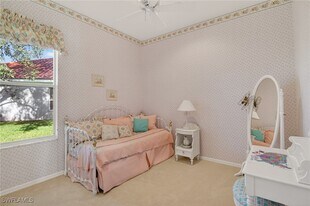 6687 Huntley Ln S in Naples, FL - Building Photo