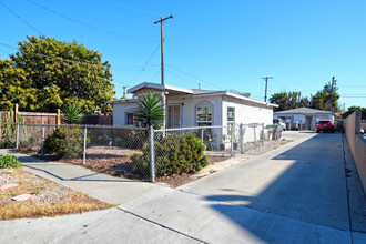 310 W 220th St in Carson, CA - Building Photo - Building Photo