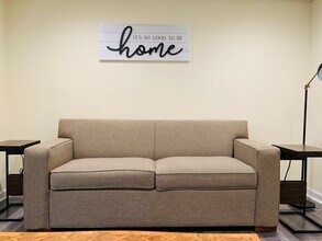 2337 Ashmel Ct SW, Unit Ashmel Inn Apartment in Atlanta, GA - Building Photo - Building Photo