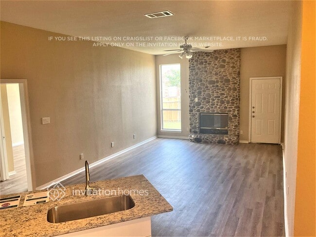 703 Fox Glen Rd in Lancaster, TX - Building Photo - Building Photo