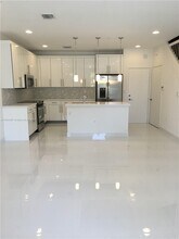 2610 NE 213th St in Miami, FL - Building Photo - Building Photo