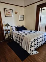 4564 E Talmadge Dr in San Diego, CA - Building Photo