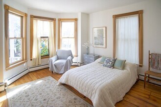 283 Chestnut Ave in Boston, MA - Building Photo - Building Photo