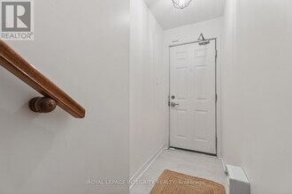 258 Chapman Mills Dr in Ottawa, ON - Building Photo - Building Photo