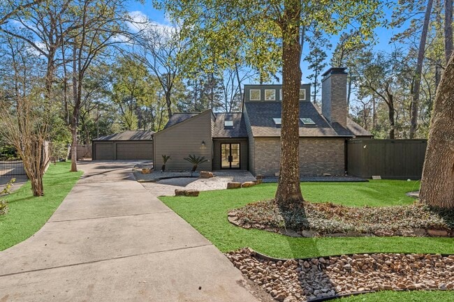 property at 2703 Crossvine Cir