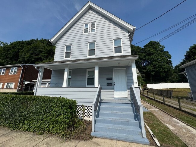 property at 39 Bank St