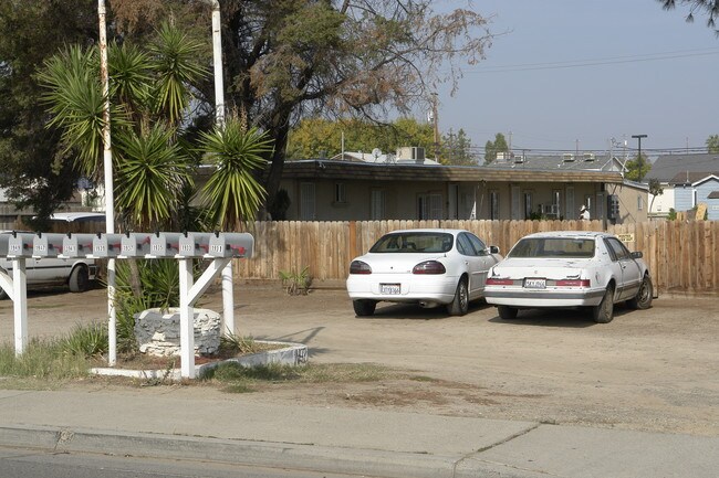 1931-1951 Atwater Blvd in Atwater, CA - Building Photo - Building Photo