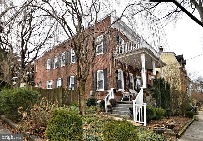 property at 318 W 2nd St