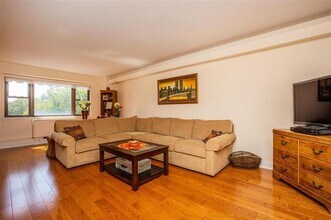 8800 Boulevard East, Unit 3A in North Bergen, NJ - Foto de edificio - Building Photo