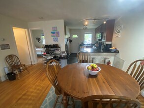 1430 Tremont St, Unit b4 in Boston, MA - Foto de edificio - Building Photo