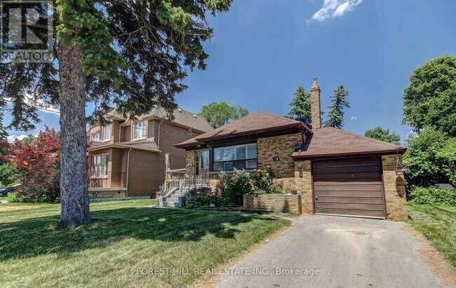 property at 32 Laurelcrest Ave