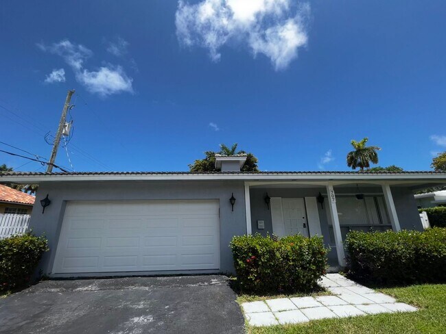 property at 707 N 11th Ave