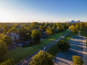 Riverset Apartments in Memphis, TN - Foto de edificio - Building Photo