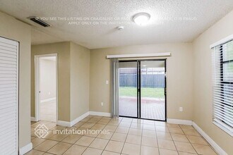20015 W Oakmont Cir in Hialeah, FL - Building Photo - Building Photo