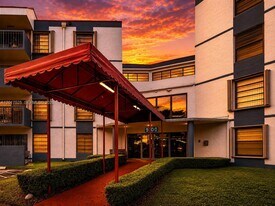 5900 SW 127th Ave in Miami, FL - Building Photo