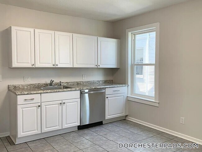 154 Stanwood St in Boston, MA - Foto de edificio - Building Photo