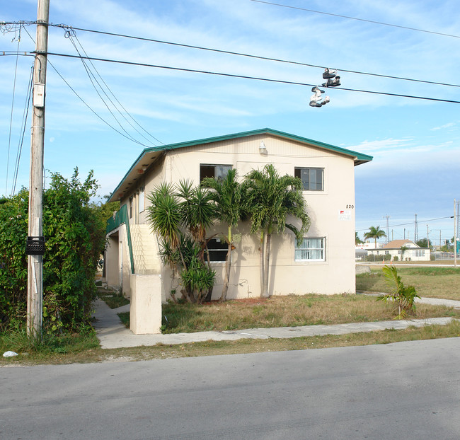 520 SW Krome Ter in Homestead, FL - Building Photo - Building Photo