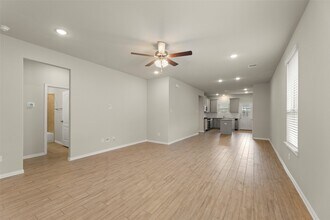 31322 Conover Dr in Fulshear, TX - Foto de edificio - Building Photo