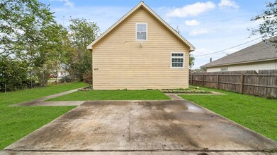 4819 Mallow St in Houston, TX - Building Photo - Building Photo