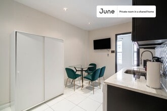 Room in Shared 4 bed/2 bath home in New York, NY - Foto de edificio - Building Photo