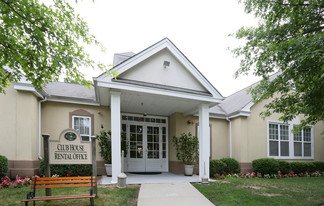 Pinewood Estates A Vibrant 55 + Community Apartments