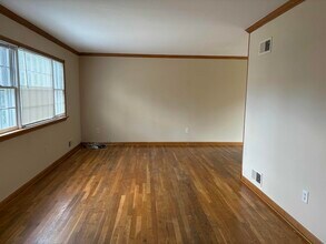 8610 35th Ave in College Park, MD - Building Photo - Building Photo