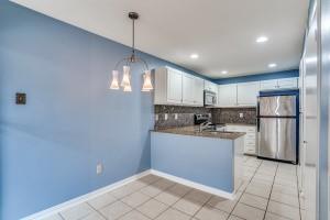 4242 N Capistrano Dr in Dallas, TX - Building Photo - Building Photo