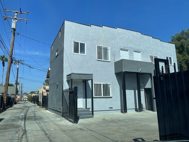 527 1/2 E 19th St in Long Beach, CA - Building Photo - Building Photo