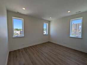 4740 W Addison St in Chicago, IL - Building Photo - Building Photo