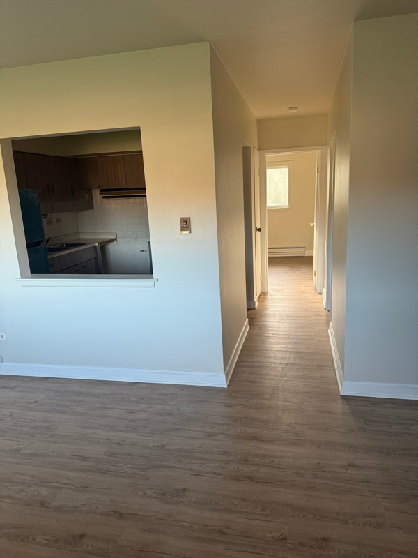 2525 E Ballard Rd, Unit 203 in Des Plaines, IL - Building Photo - Building Photo