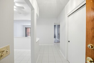 650 S River Rd in Des Plaines, IL - Building Photo - Building Photo