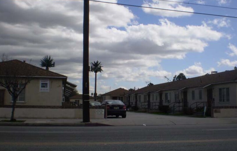 114 N New Ave in Monterey Park, CA - Foto de edificio