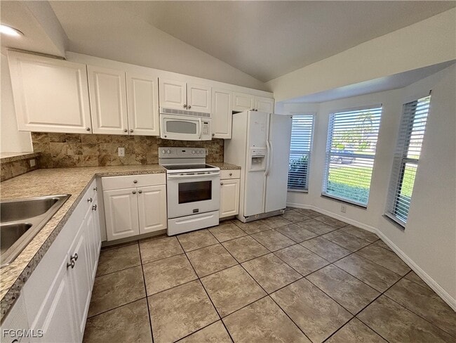 29 SE 23rd Pl in Cape Coral, FL - Building Photo - Building Photo