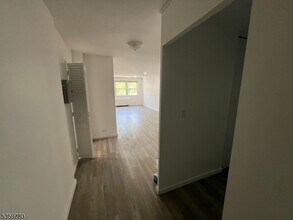 39 E 39th St in Paterson, NJ - Building Photo - Building Photo