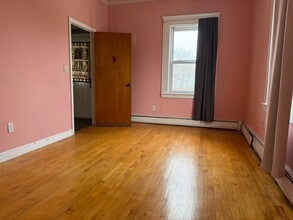 12 High St, Unit 2 in Malden, MA - Foto de edificio - Building Photo