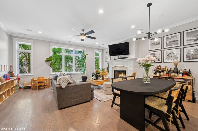 1503 W Thomas St in Chicago, IL - Building Photo - Building Photo