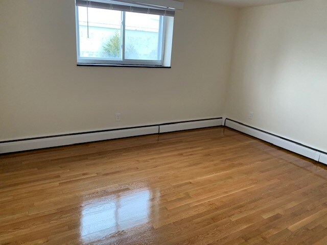 422 High St, Unit 10 in Medford, MA - Building Photo - Building Photo