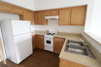 Seasons II San Juan Capistrano in San Juan Capistrano, CA - Foto de edificio - Building Photo