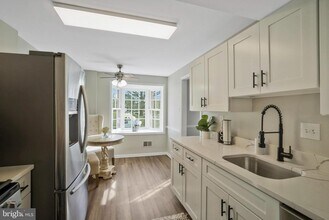 8056 Central Park Dr, Unit LL 1 in Alexandria, VA - Building Photo - Building Photo