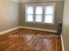 2909 W 56th St in Chicago, IL - Building Photo - Building Photo