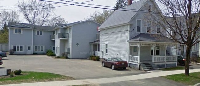136 Aberdeen St in Fredericton, NB - Building Photo - Building Photo