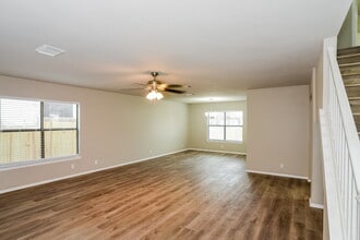 12838 Hunting Bear in San Antonio, TX - Building Photo - Building Photo