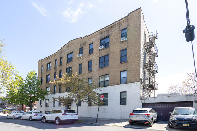 293 Dahlgren Pl in Brooklyn, NY - Foto de edificio - Building Photo